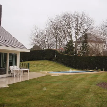 With Pool Oostduinkerke